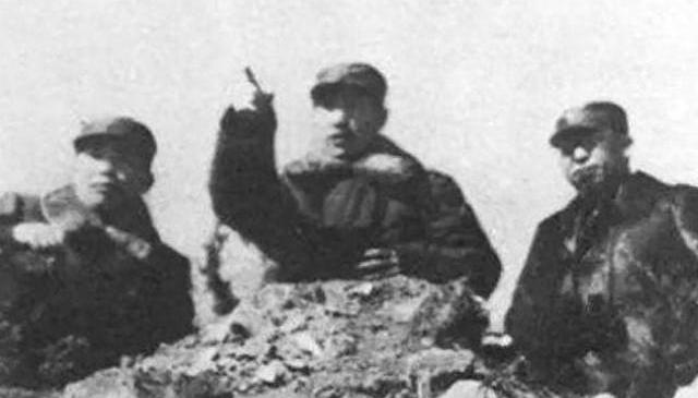 黑白交锋，双方防守稳固，进攻难见成效的简单介绍